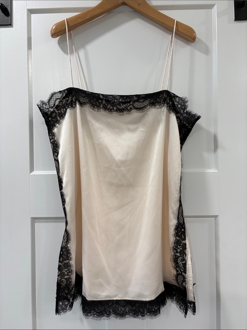 Ann Taylor Cream Silky Camisole Top with Black Lace Trim Size Medium